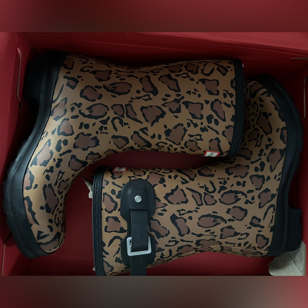 Leopard hunter boots